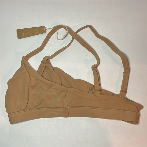 SKIMS FITS EVERYBODY TRIANGLE BRALETTE NWT size SMALL - Picture 6 of 7